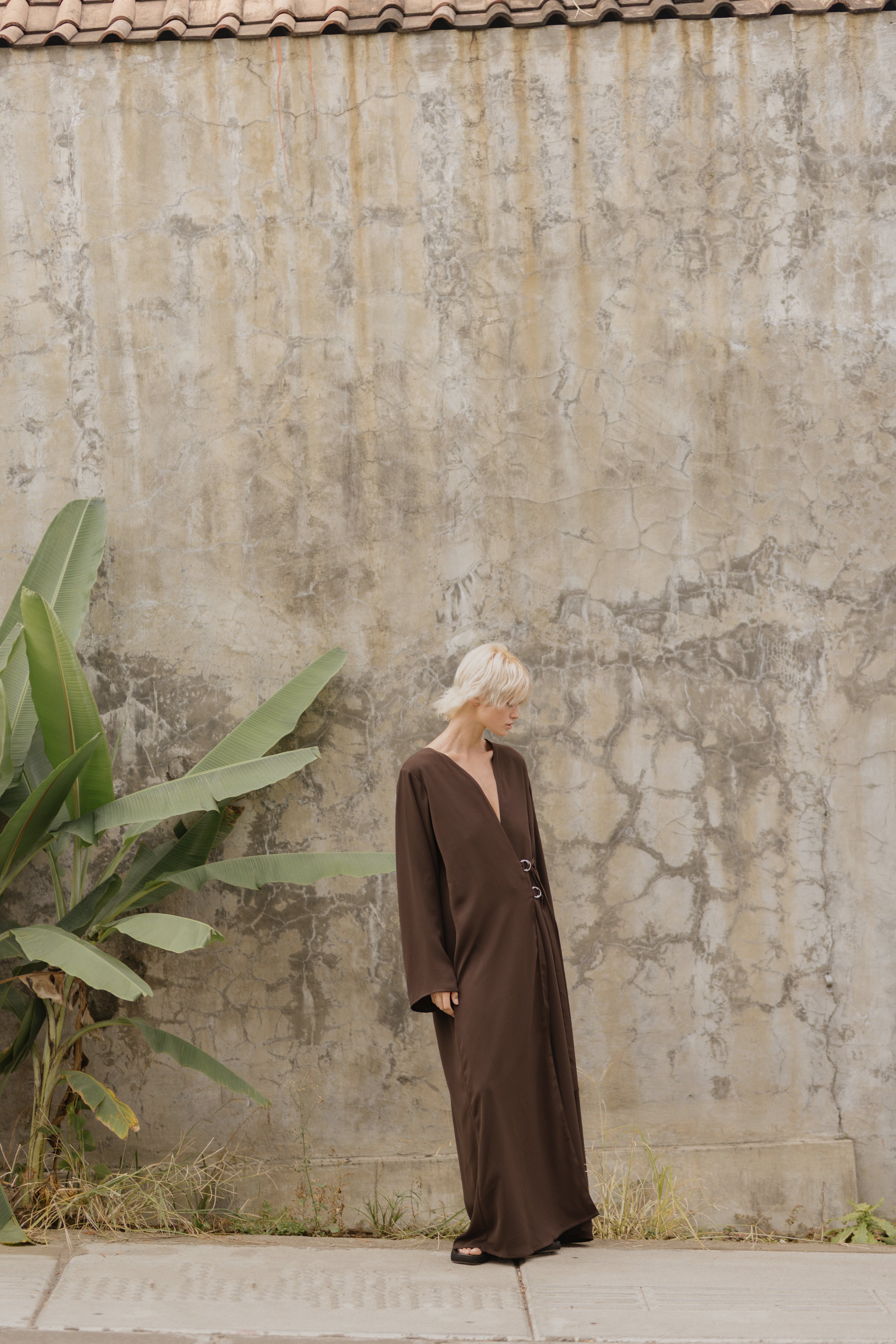 BROWN ABAYA