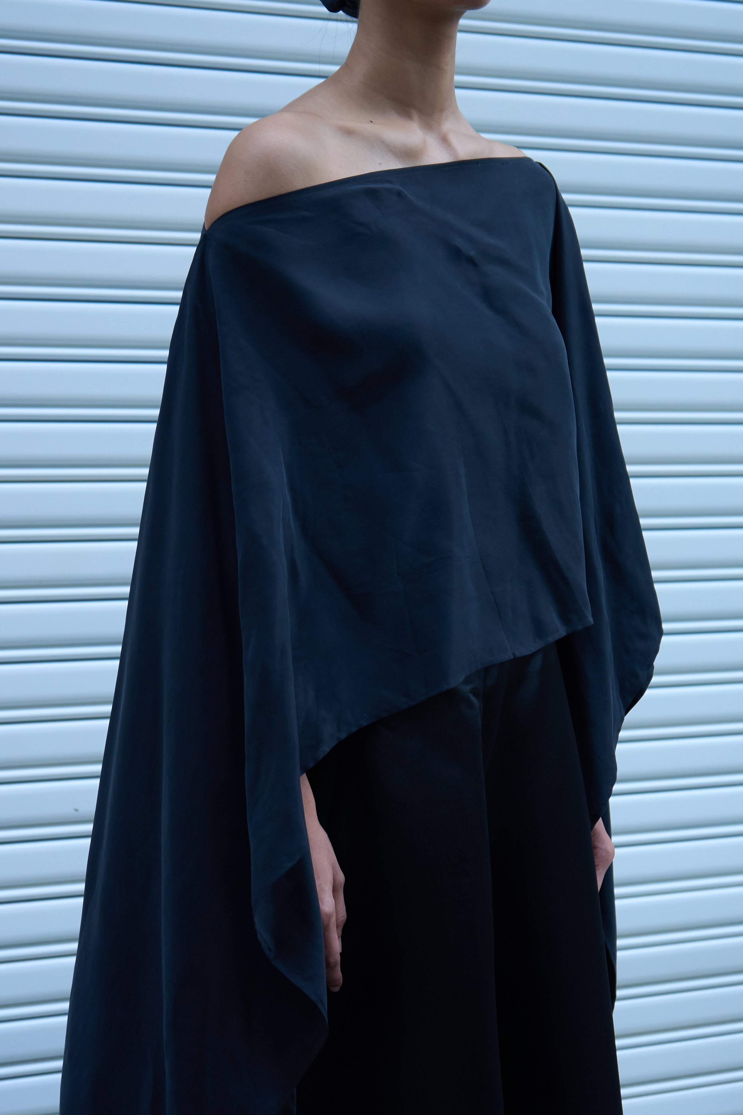 BLACK CAPE