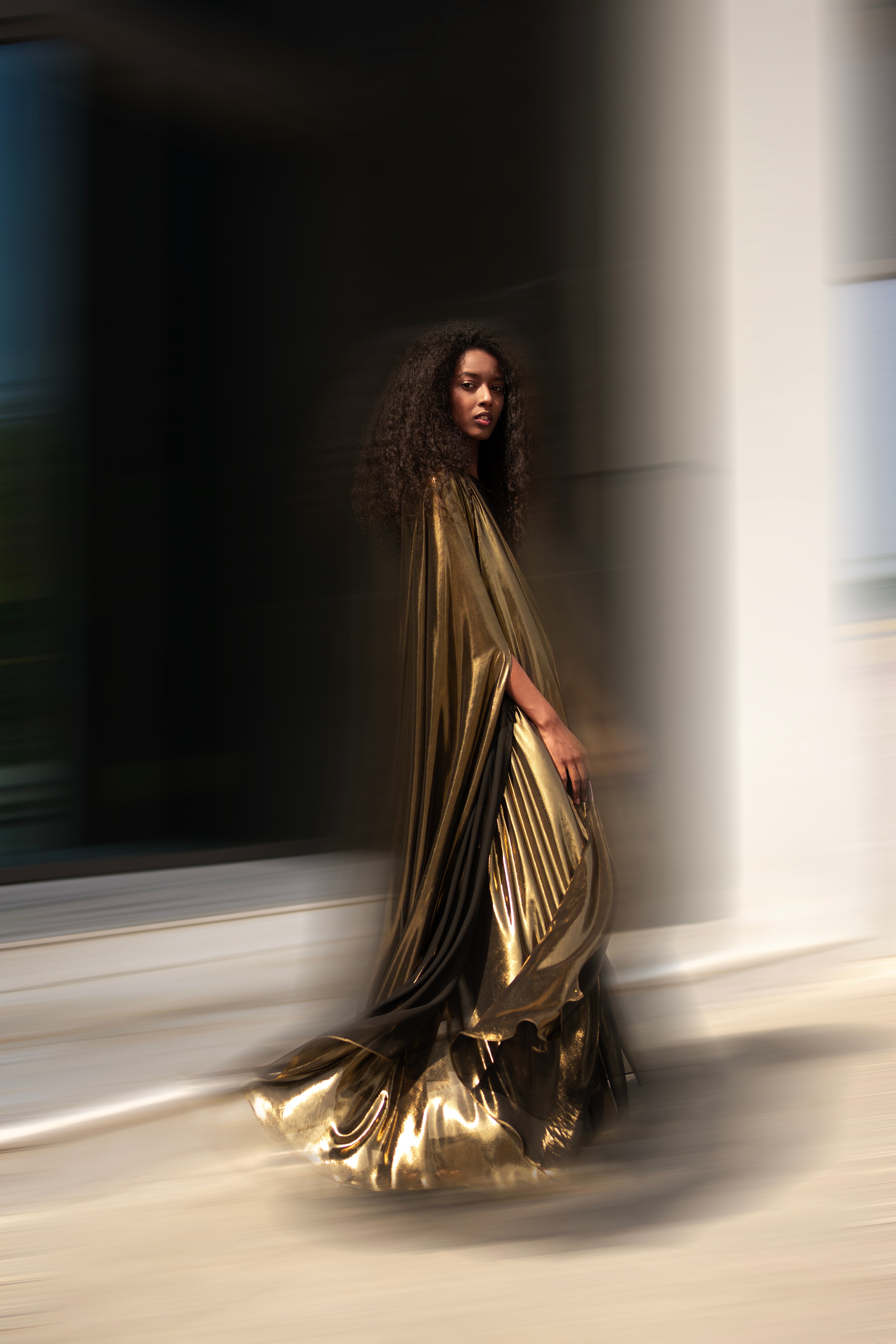 METALLIC ABAYA